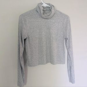 Old Navy Active Ribbed Cropped Turtleneck